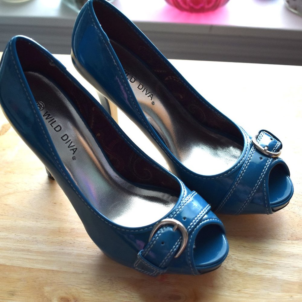 Wild Dive Blue Peep toed Heels